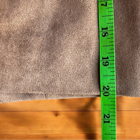 BCBGMAXAZRIA Jaylyn Faux Suede Pencil Skirt - Size M - Mocha / Corpcore - Picture 4 of 9